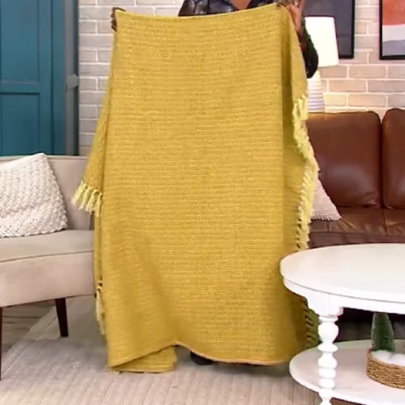 HOUSE No.9 by Home Love Woven Cotton Chenille Throw in “Willow” - Picture 3 of 7